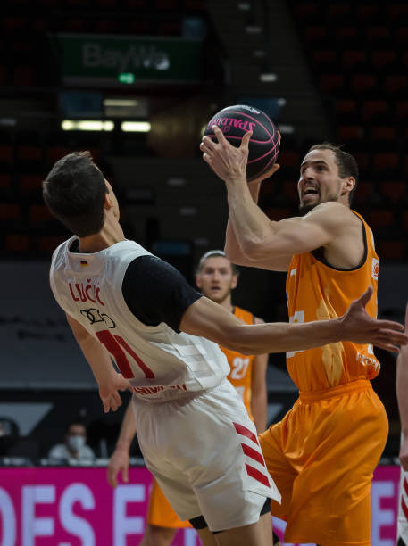 将字母哥的 将字母哥的